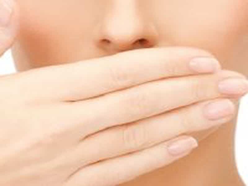 علت بوی بد دهان + درمان