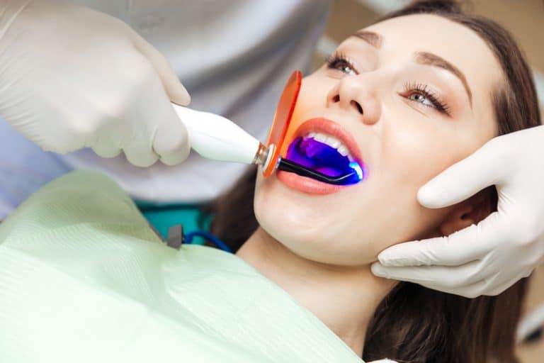 دندانپزشکی با لیزر در تهران - دکتر فرزانه فرخ نژاد دکترای دندانپزشکی