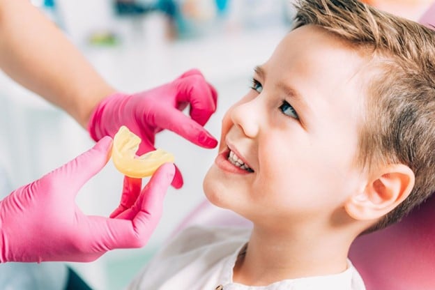 عوامل موثر بر قیمت خدمات دندان پزشکی کودکان